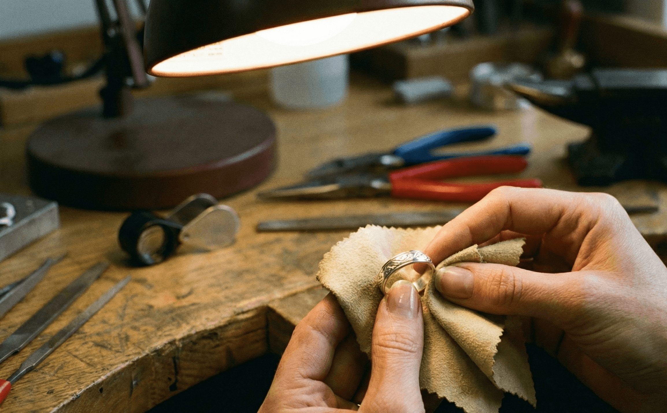 Gümüş Takı Bakımında Doğru Bilinen Yanlışlar: Takılarınızı Riske Atmayın!